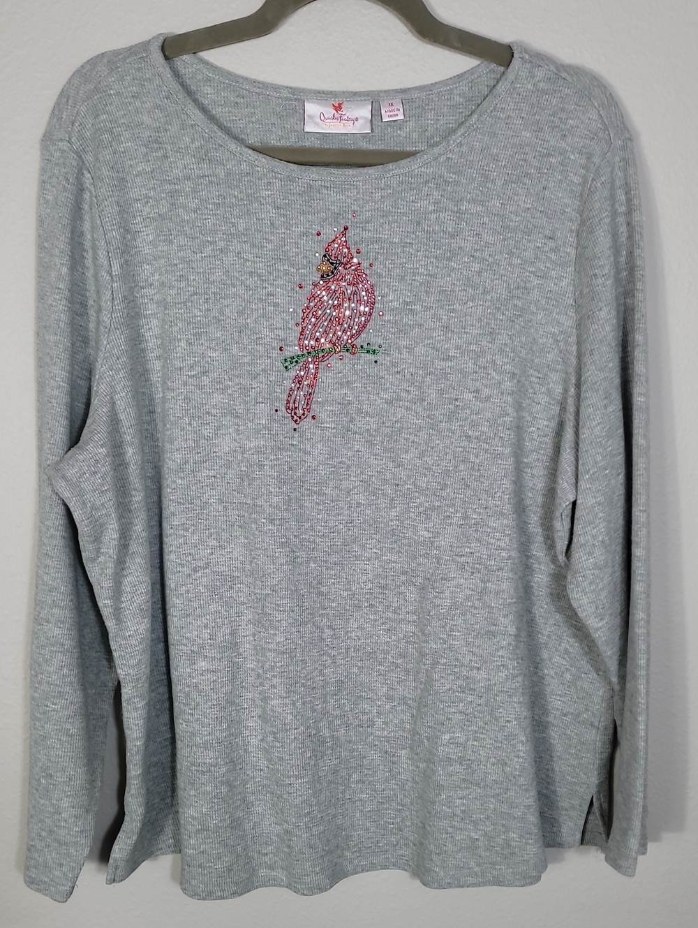 Quacker Factory Waffle Knit Thermal Top Size 1X Gray Sequin Cardinal
